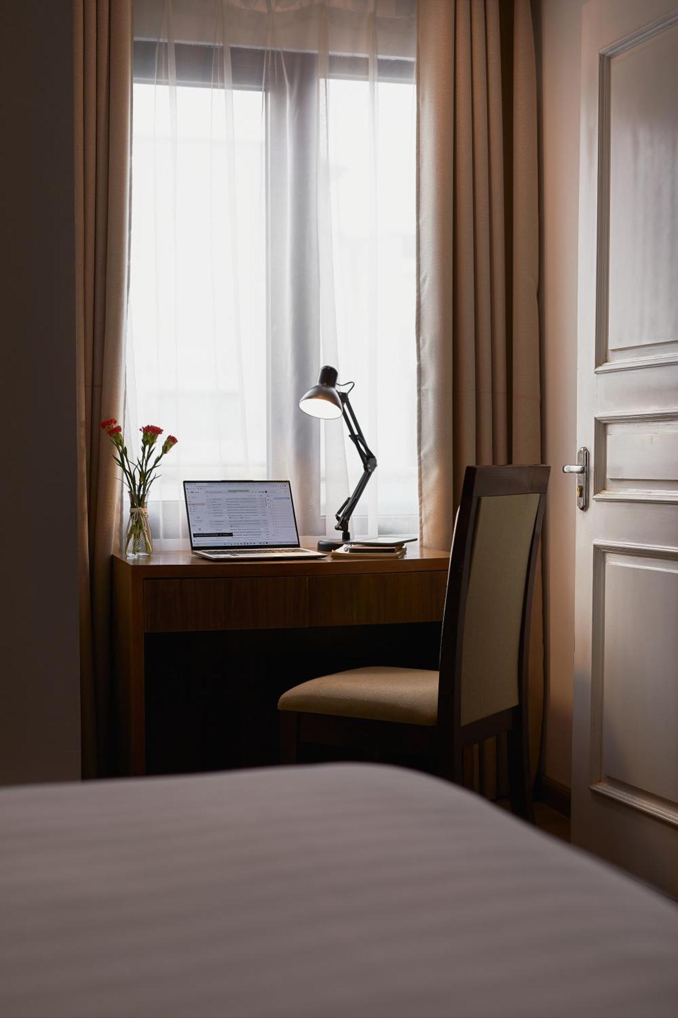 The Bloom Classic - Hotel And Bistro Hanoi Kültér fotó